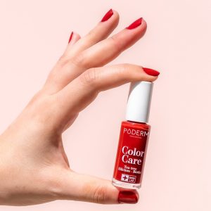 PODERM Color Care v odtenku RED ALLURE